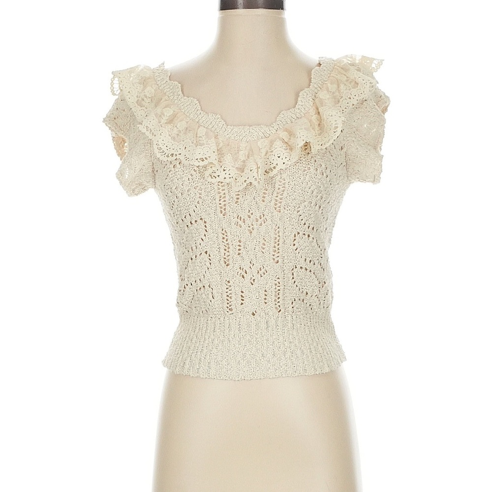 Bluivy Cream Ruffled Cap Sleeve Blouse